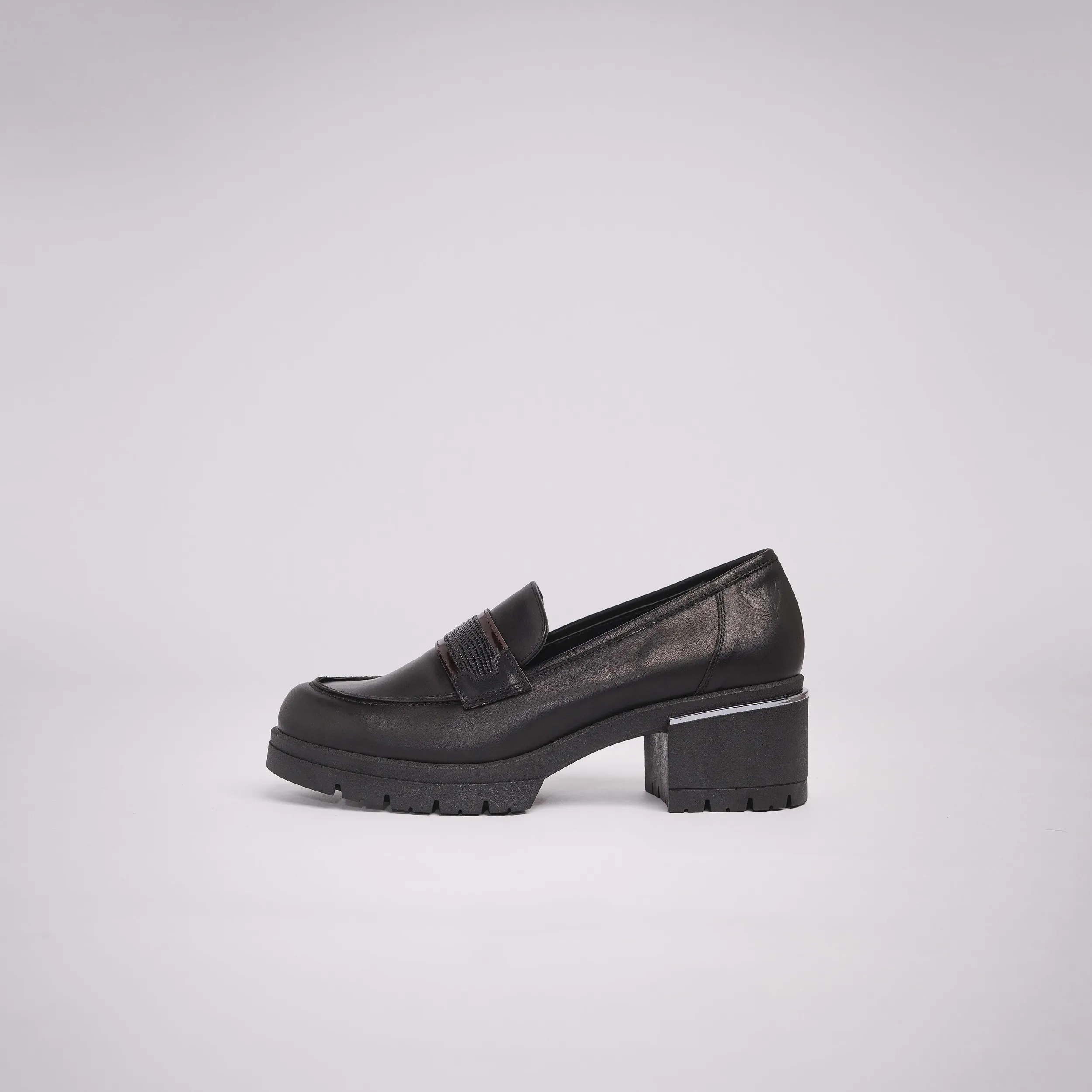 Mocassino con tacco alto in pelle